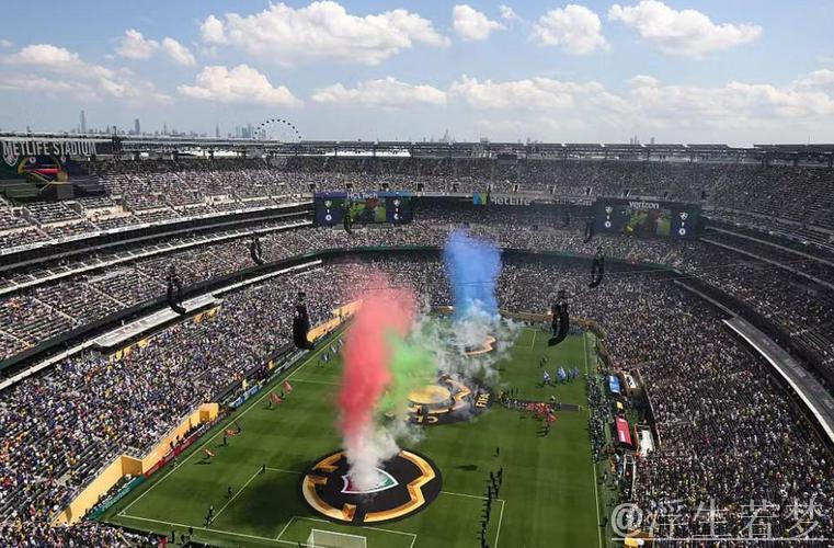 70556名球迷涌入现场观战弗鲁米嫩塞对阵切尔西,创世俱杯本届第三区。 70556名球迷涌入现场观战弗鲁米嫩塞对阵切尔西,创世俱杯本届第三区。